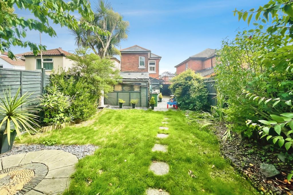 Property photo 2 of 21