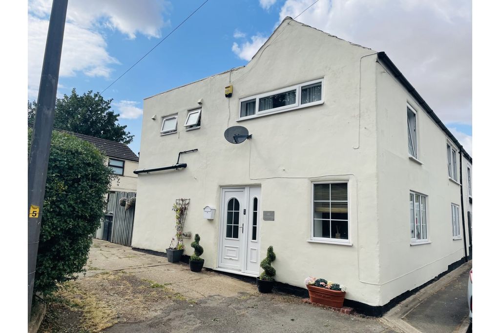 Property photo 1 of 35