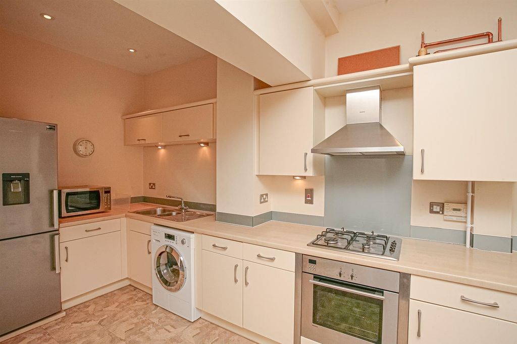 Property photo 2 of 9