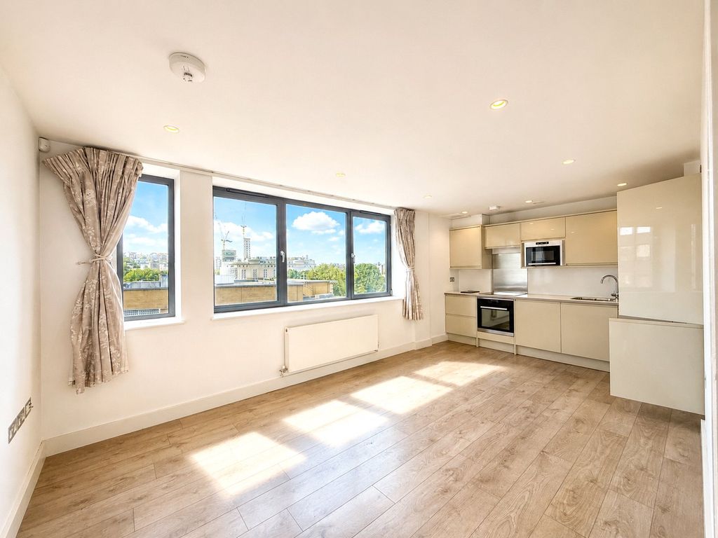 Property photo 1 of 8 Picture No. 24