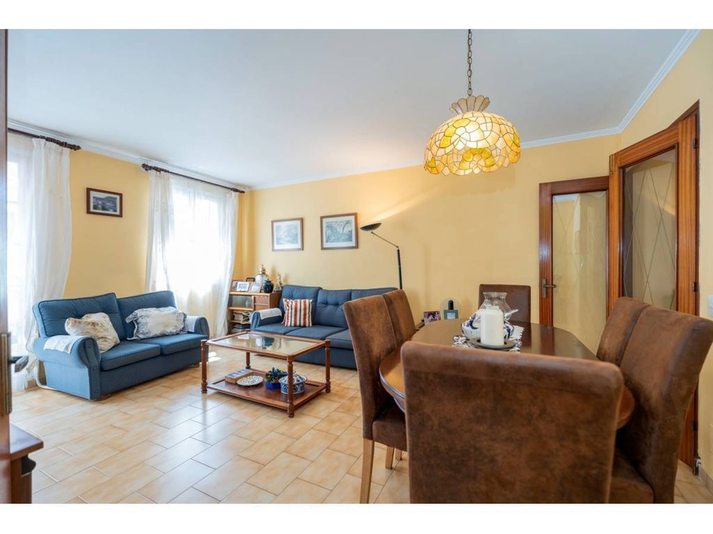 Property photo 3 of 27