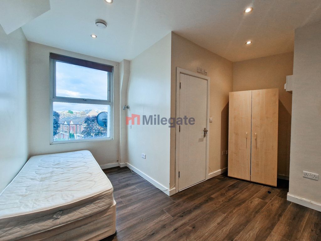 Property photo 2 of 5 Photo 2