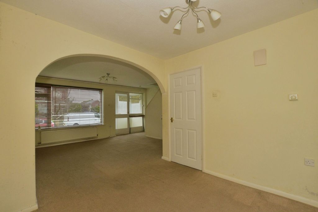 Property photo 3 of 14 Living/Dining Room