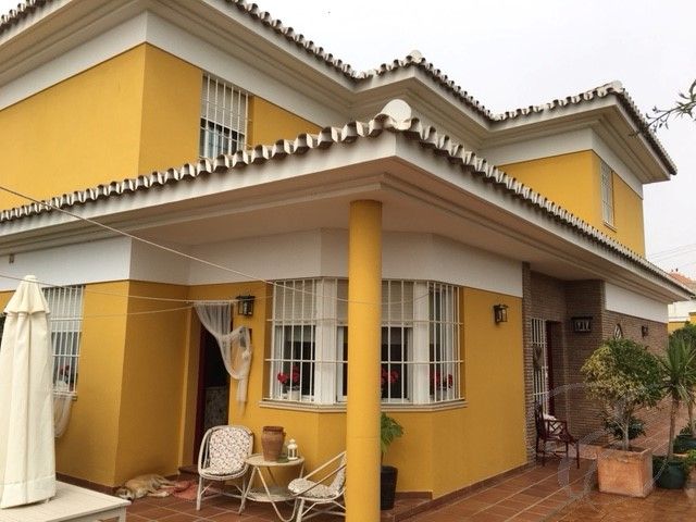 Property photo 1 of 12