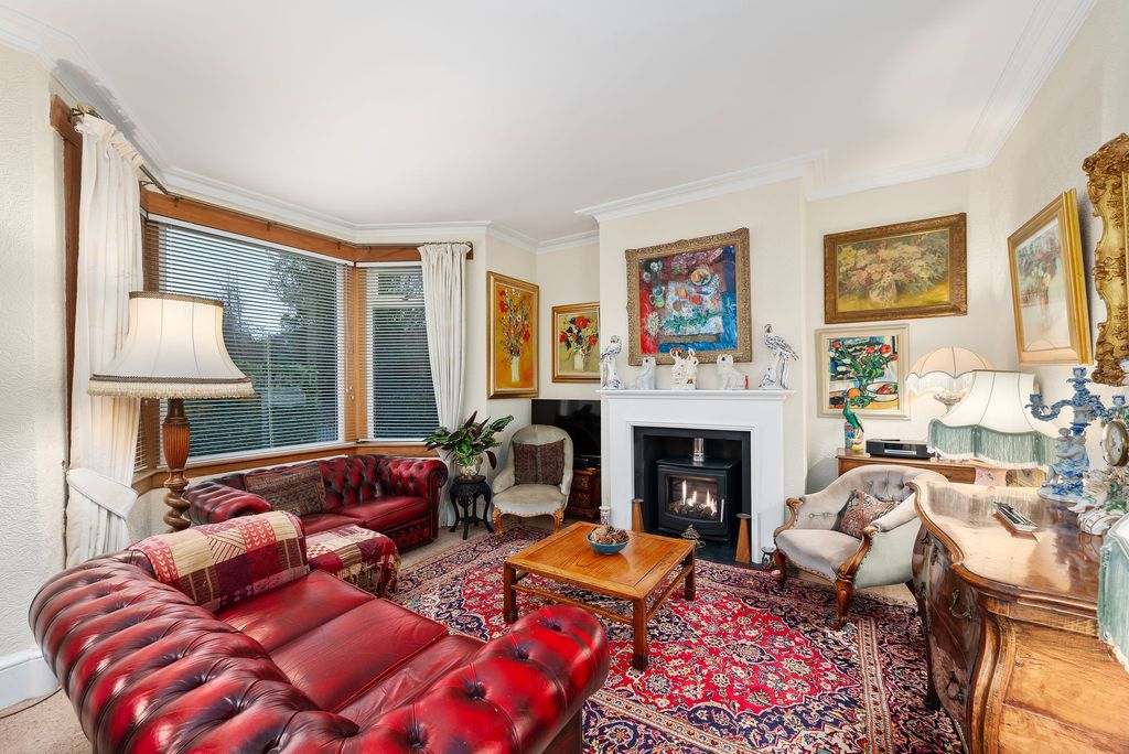 Property photo 2 of 17