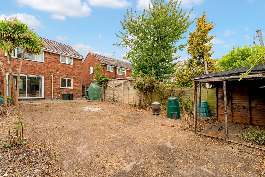 Property photo 3 of 28