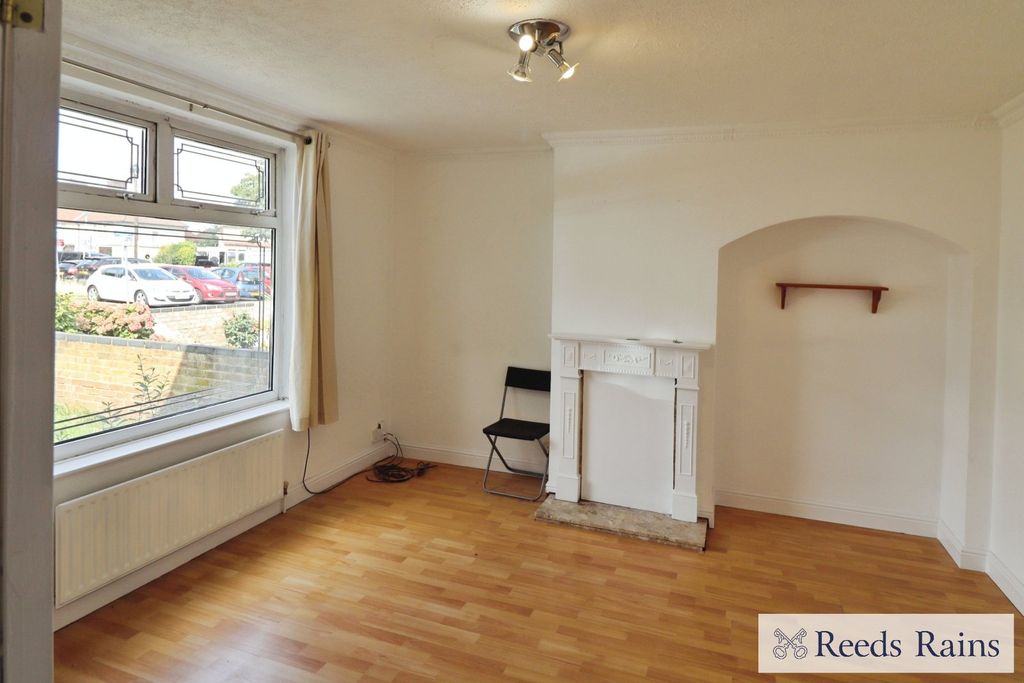Property photo 2 of 11 Picture No. 24