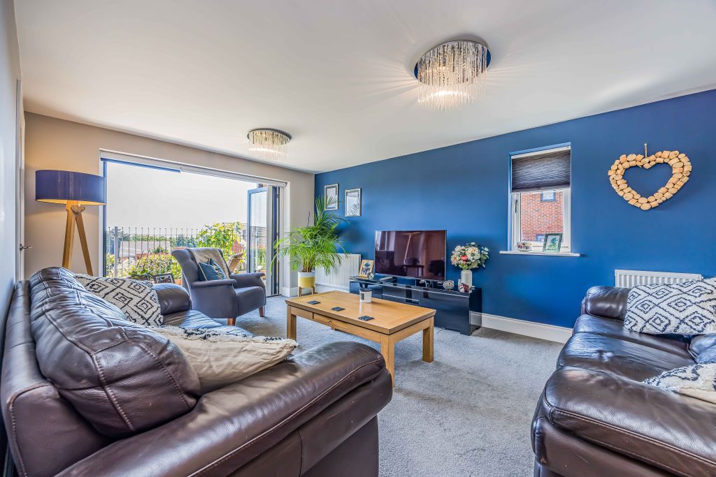 Property photo 2 of 25 16 Portsea View, Behampton-Small-Porticomarketing-