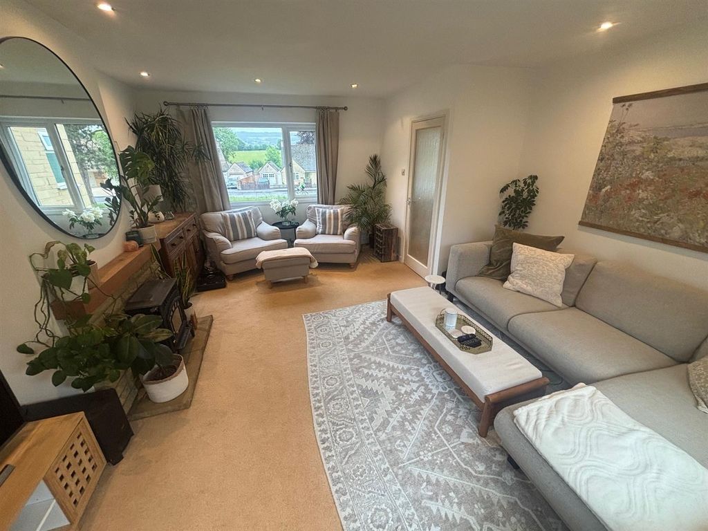 Property photo 2 of 11 Lounge 2.Jpg
