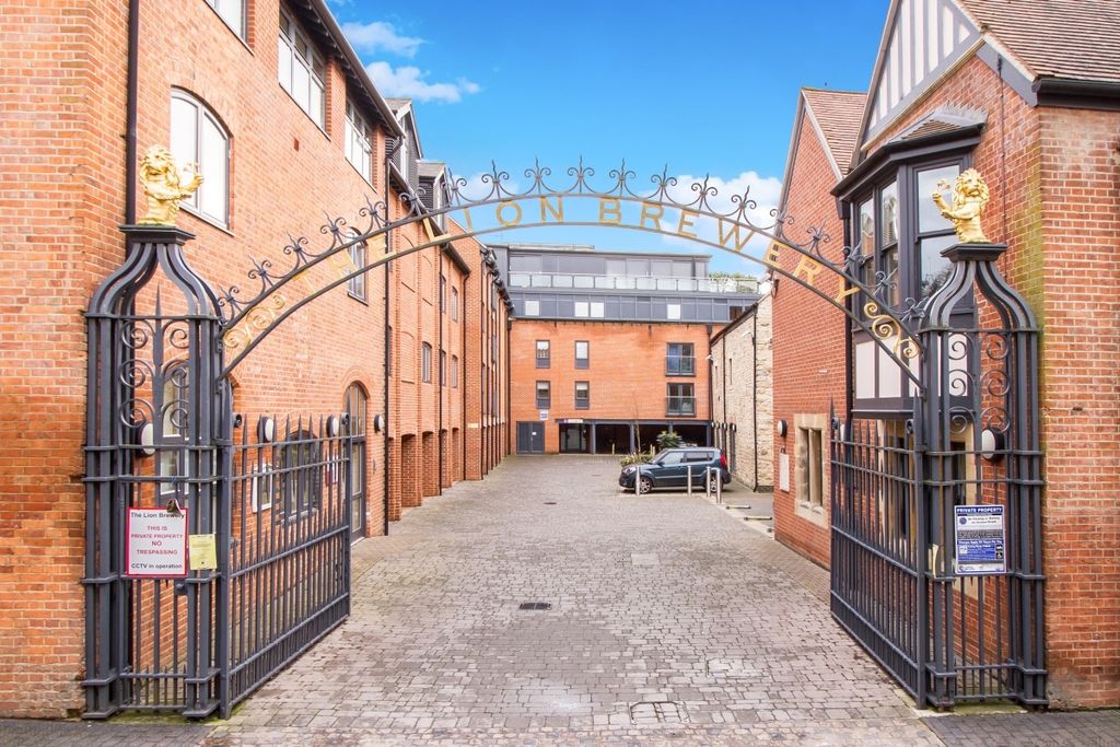 Property photo 3 of 10 Lion Brewery