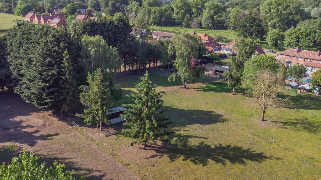 Property photo 2 of 18