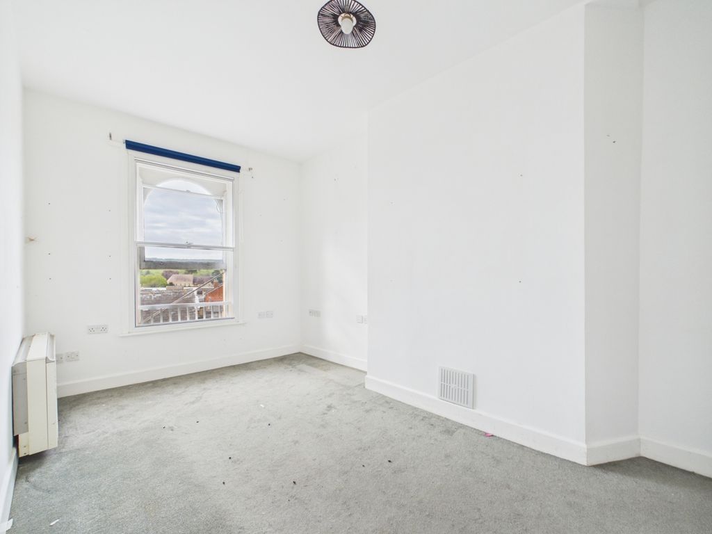 Property photo 2 of 5 Cam01721G0-Pr0121-Still002