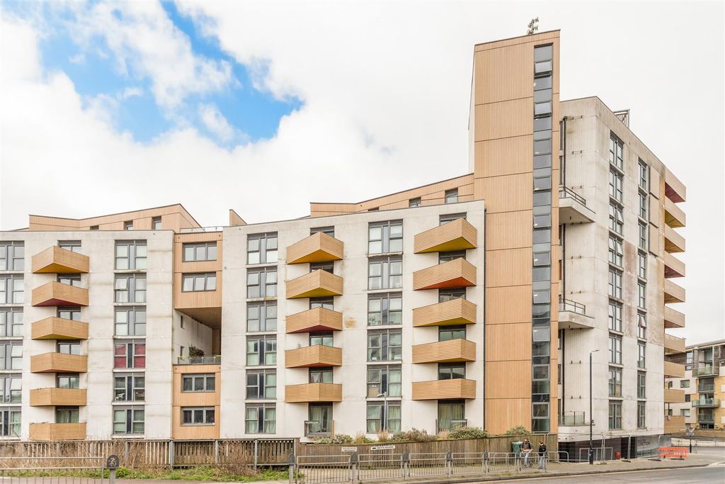 Property photo 1 of 9 35 Brighton Belle-24.Jpg