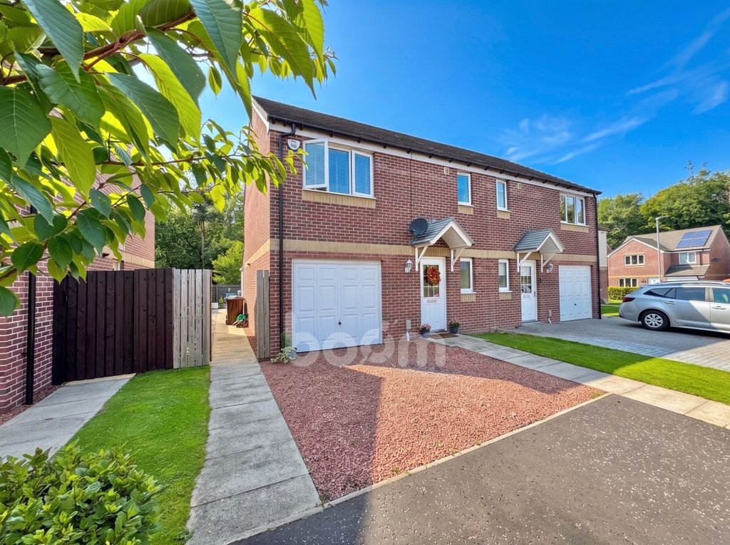 Property photo 1 of 27 Annickbank Wynd, Irvine Three Bedroom Semi Detache