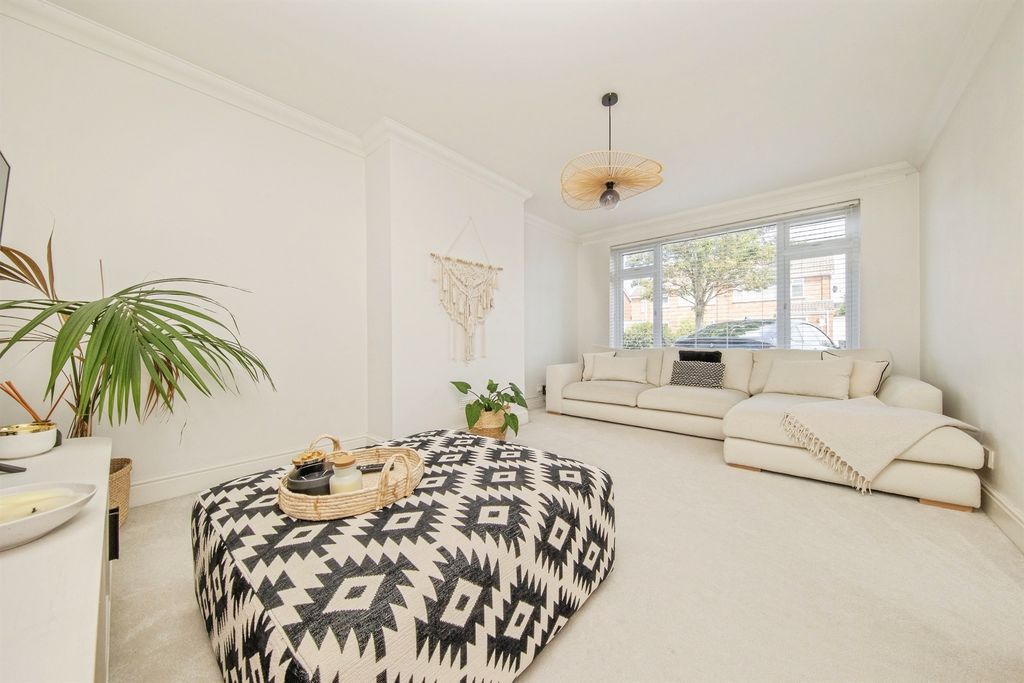 Property photo 3 of 29