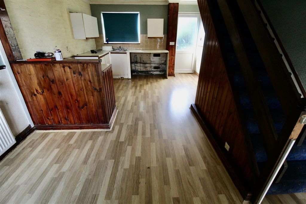 Property photo 3 of 14 Kitchen/Dining Room