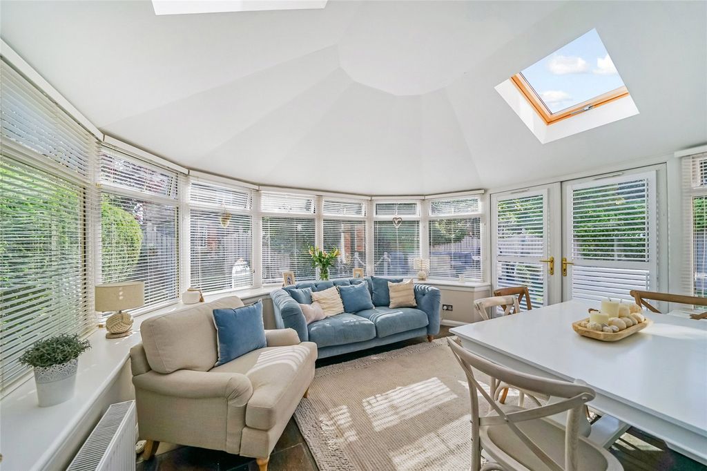 Property photo 3 of 23 Conservatory