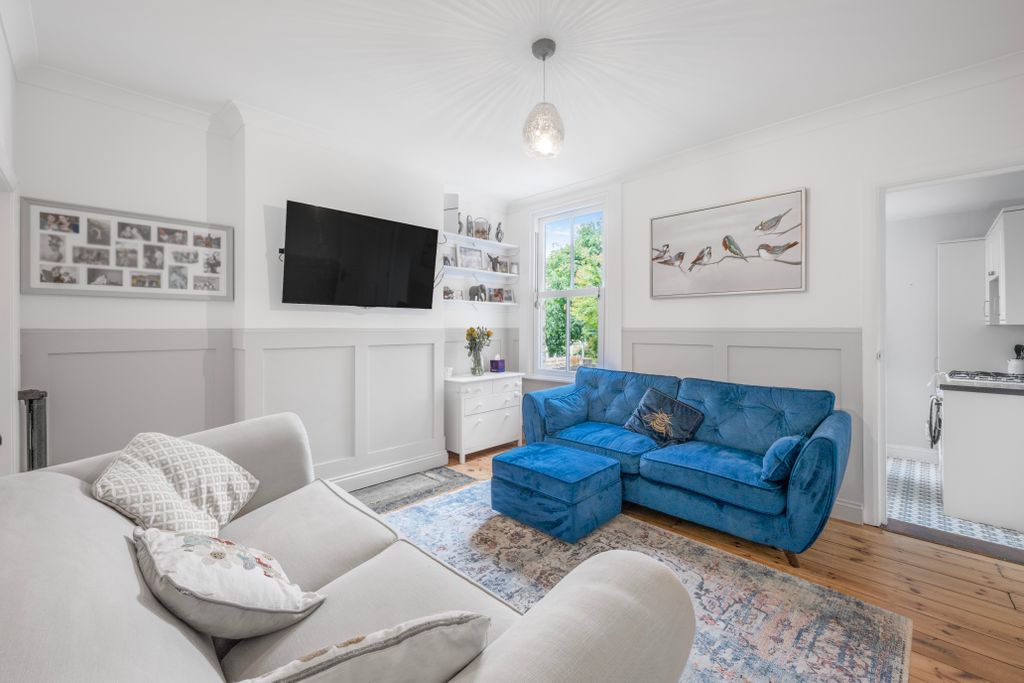 Property photo 3 of 21 Living Room