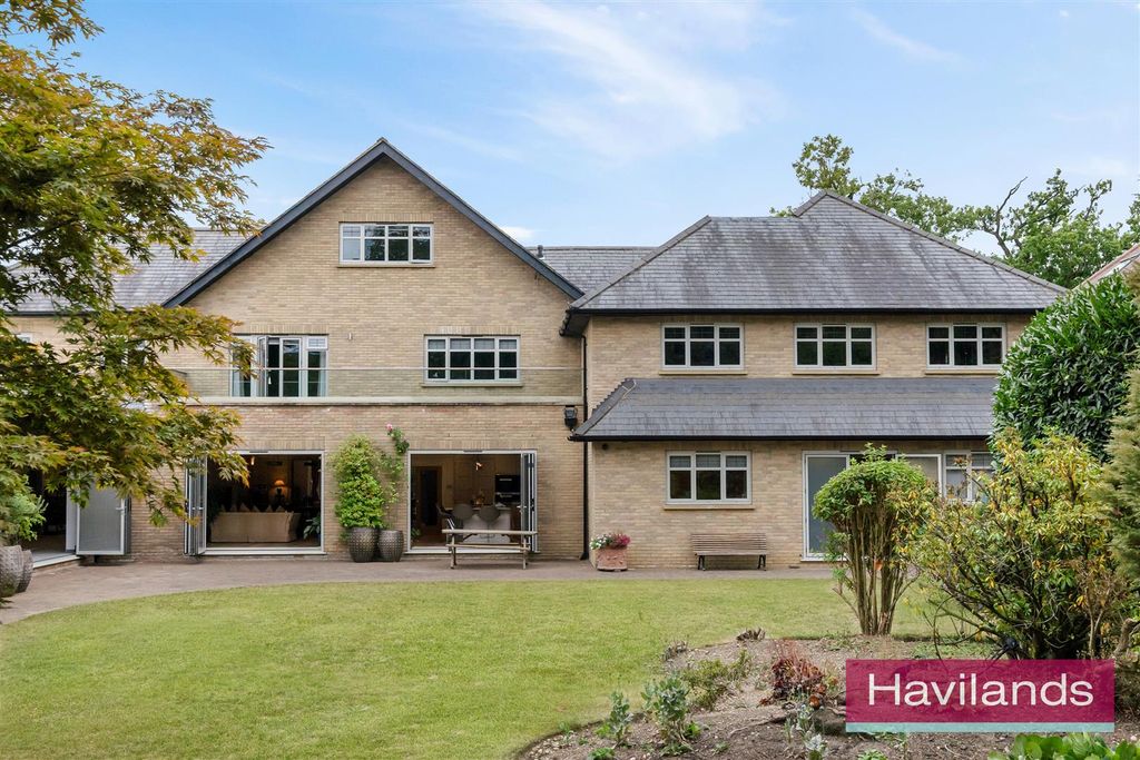 Property photo 2 of 47 Broad Walk-43.Jpg