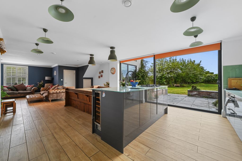 Property photo 3 of 40 Ht-Fc(Col)-Morrowoodcottage-5