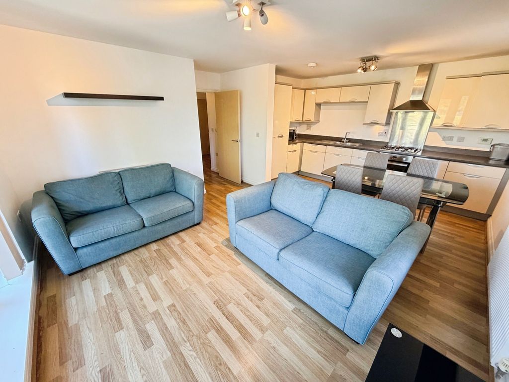 Property photo 3 of 11 Living Room