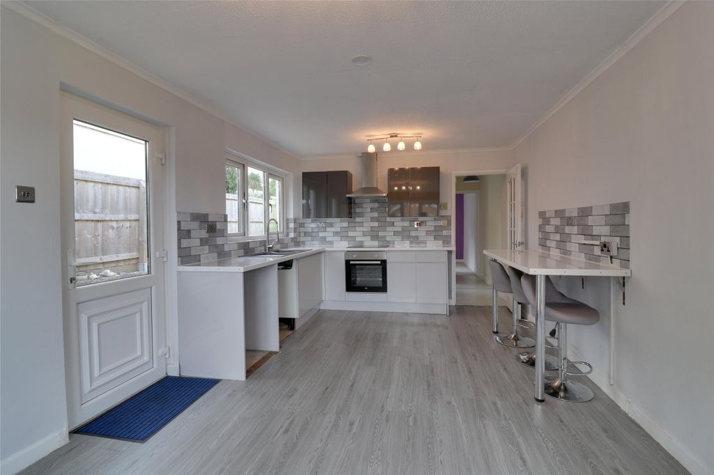 Property photo 2 of 17 2 - Picture No. 21
