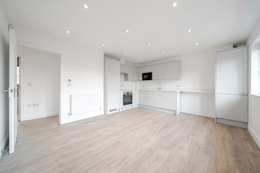 Property photo 3 of 17 Kitchen/Diner