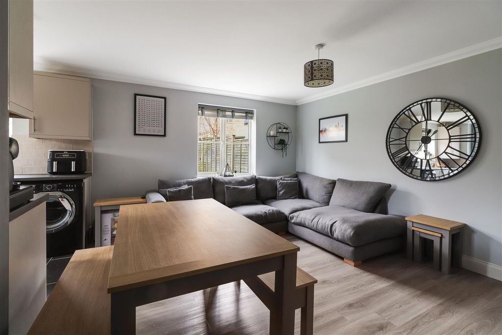 Property photo 2 of 17 Img (12).Jpg