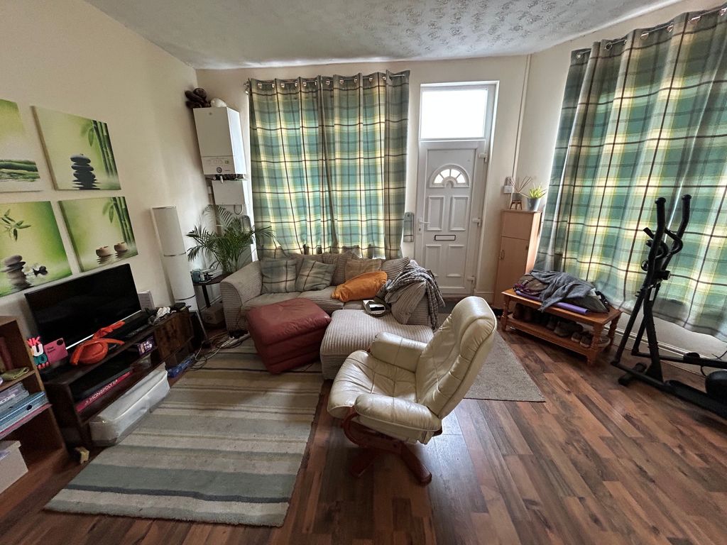Property photo 3 of 7