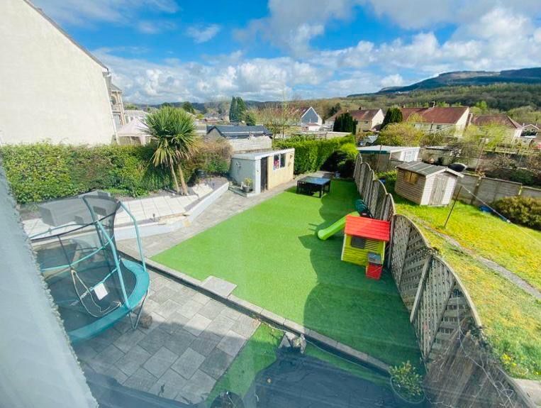 Property photo 1 of 16 A8494594-9032-459A-A242-E56F162Df8d3
