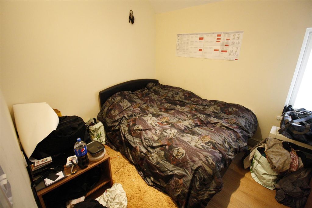 Property photo 2 of 5 Flat 3 48 Colum Road (3).Jpg