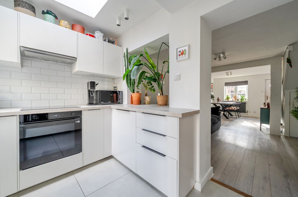 Property photo 3 of 12 1419454-14-699d97...