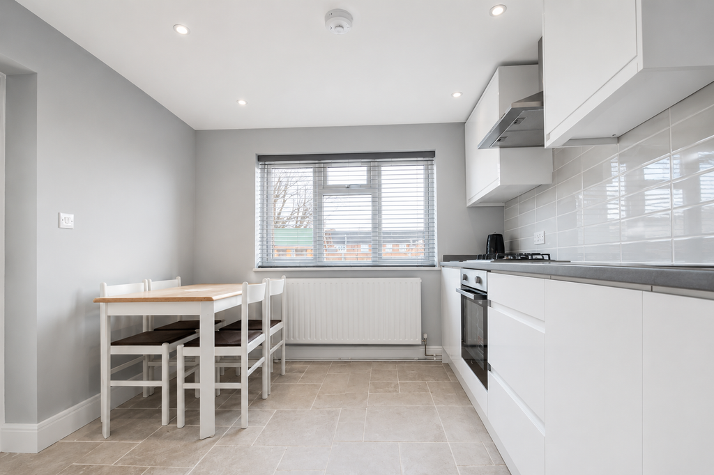 Property photo 1 of 7 Kitchen - Angle 1
