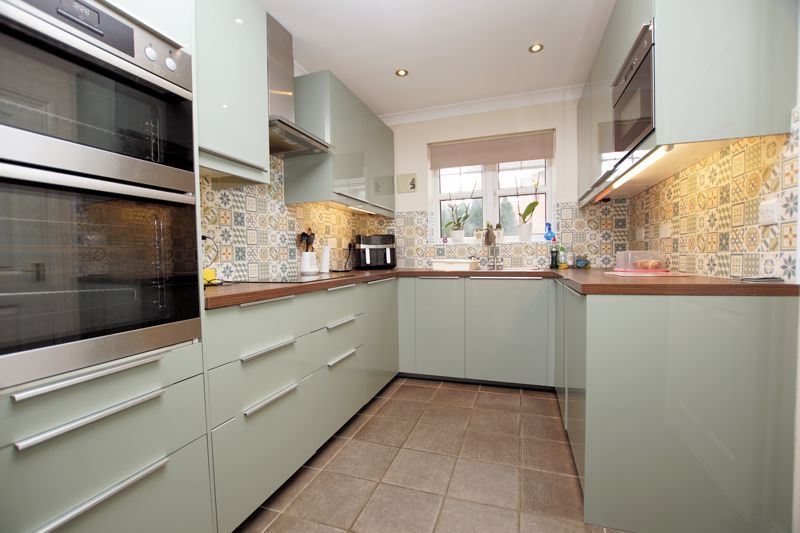 Property photo 2 of 17 Kitchen