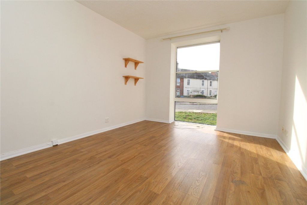 Property photo 2 of 5 Picture No. 06