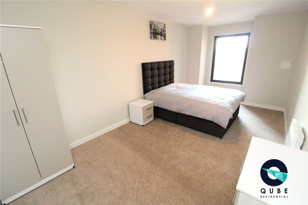 Property photo 2 of 9 Bedroom