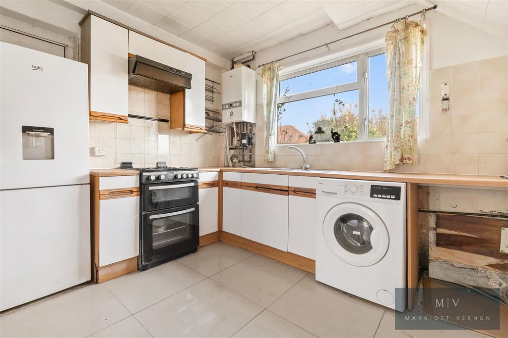 Property photo 3 of 12 Warren Avenue 35 MV-3.Jpg