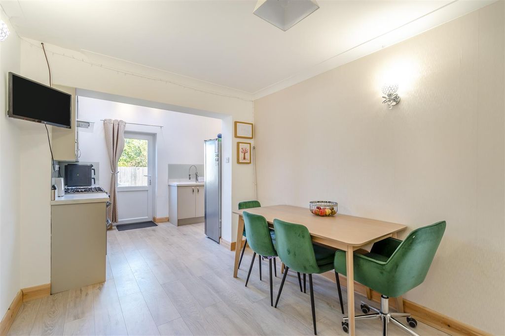 Property photo 3 of 19 Dining Room