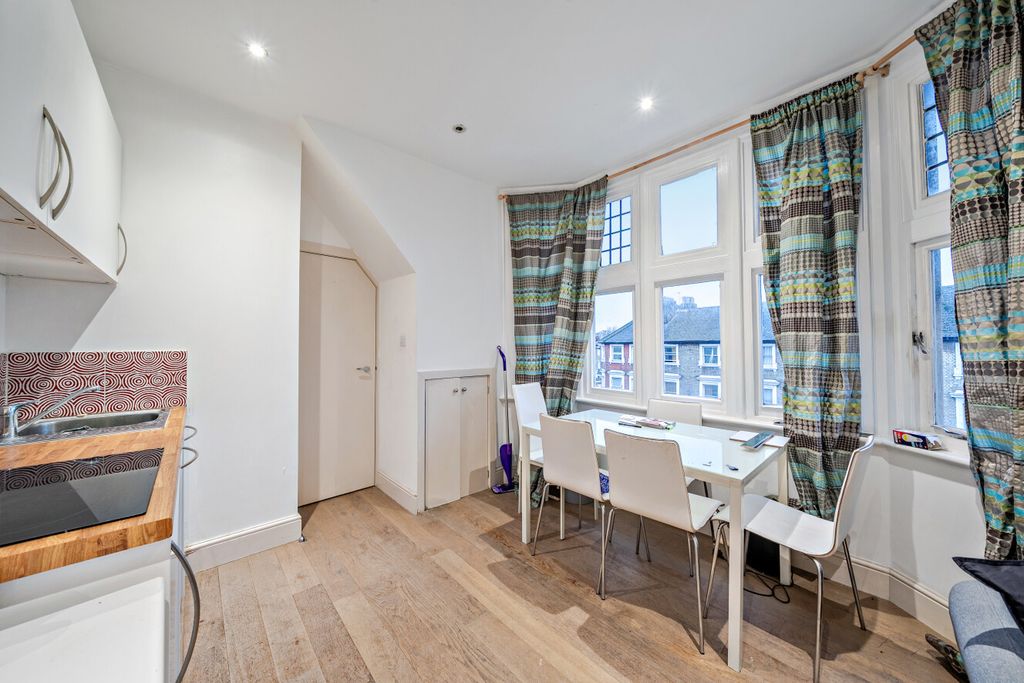 Property photo 3 of 7 1393861-3-694Ab46...