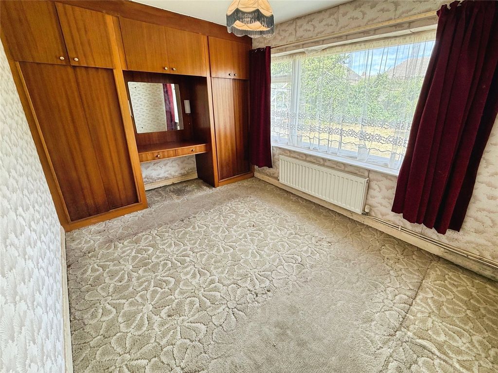 Property photo 2 of 12 Bedroom 1
