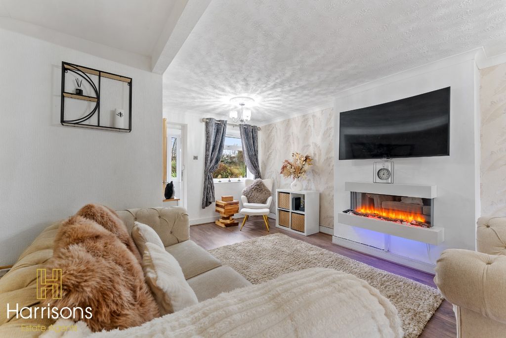 Property photo 2 of 38 4819284