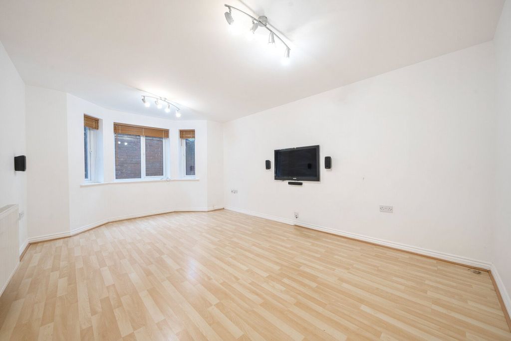 Property photo 2 of 9 Living Room