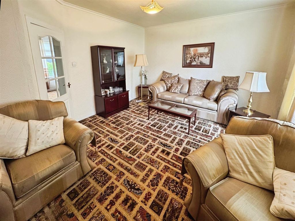 Property photo 3 of 10 38Fbed33-Ab-43DC-8Bda-58Bf3F2Dd36A-655-0000023042B