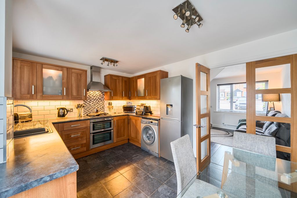 Property photo 3 of 10 1340889468A6132984Bc9