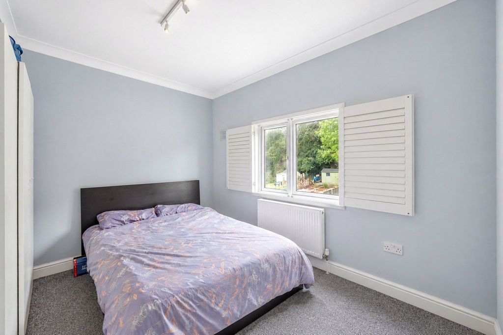 Property photo 3 of 7 Picture No. 12