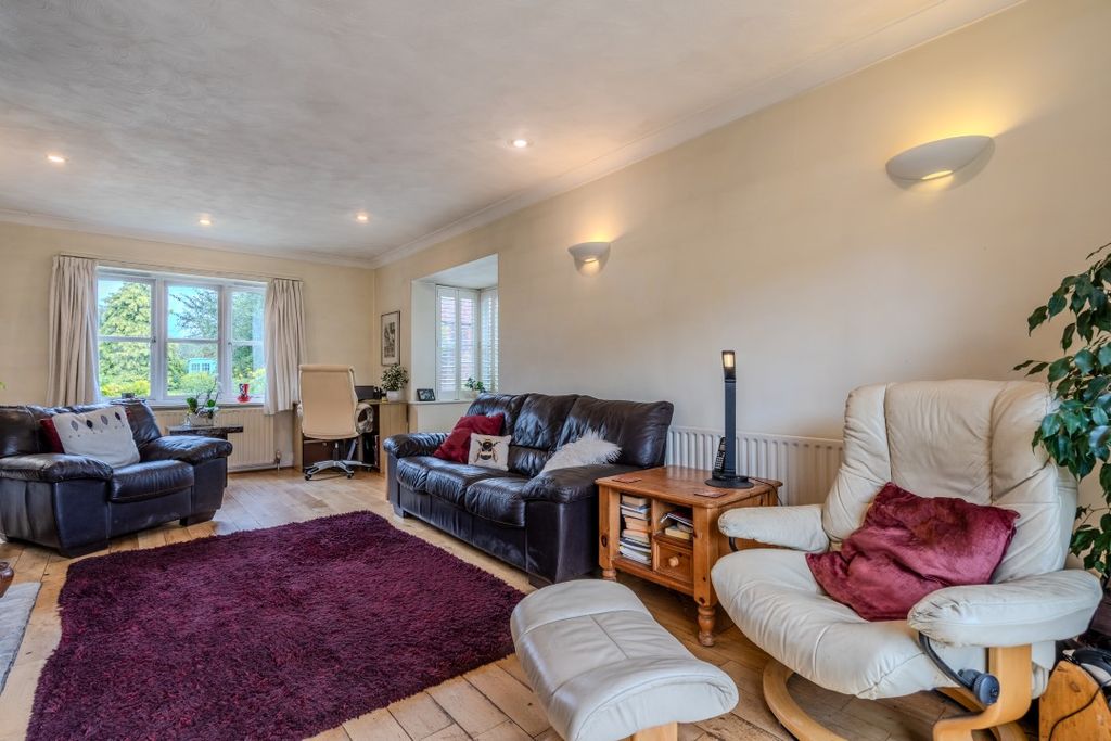 Property photo 2 of 27