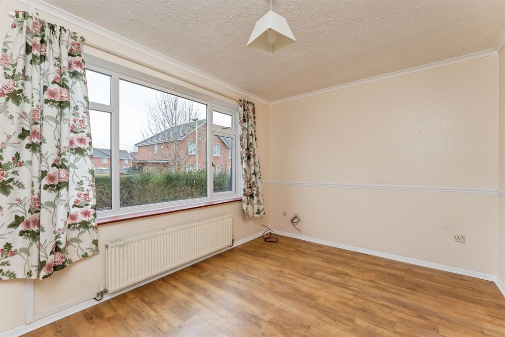 Property photo 3 of 16