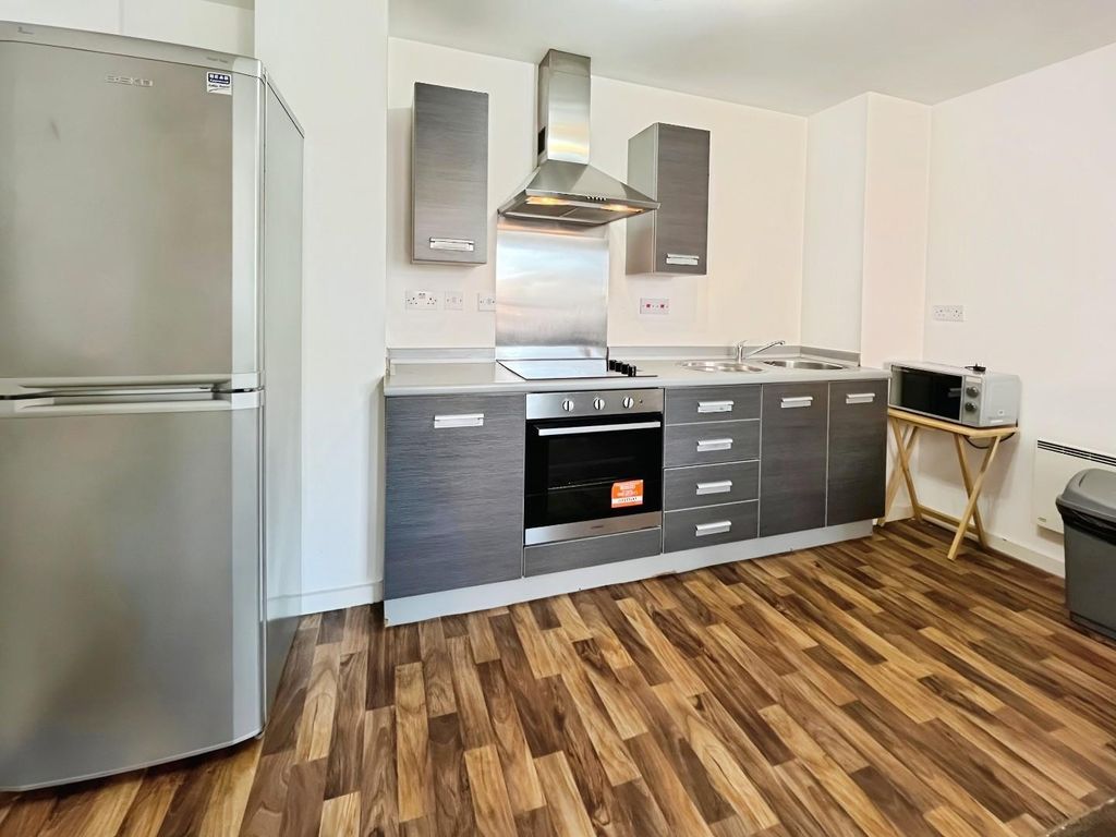 Property photo 3 of 14 Kitchen