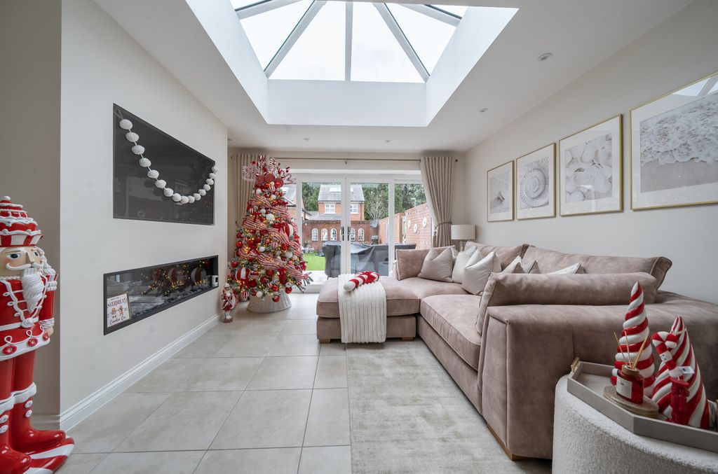 Property photo 2 of 12 1388089-9-6932F94...