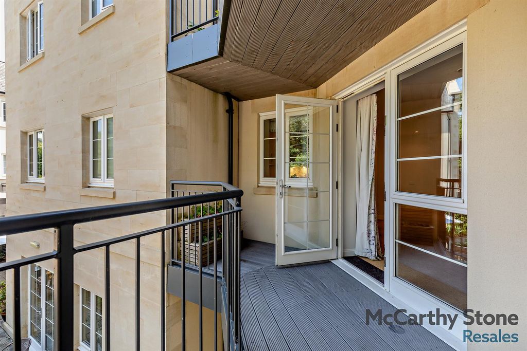 Property photo 3 of 23 Balcony